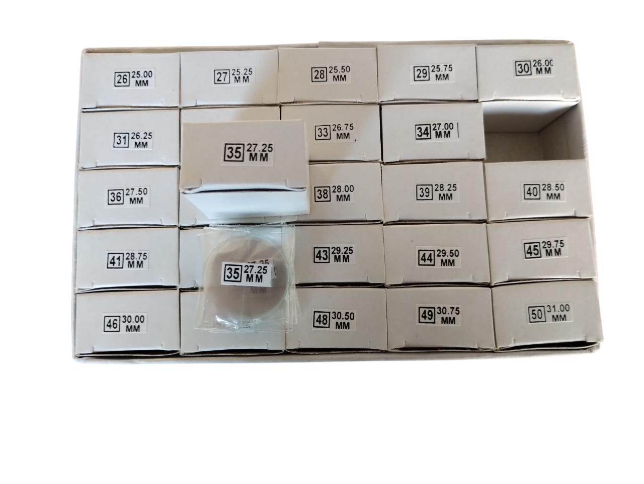 Assortimento di 125 Vetri Orologio Minerali Piani 1 mm Assortimento di 125 Vetri Orologio Minerali Piani 1 mm