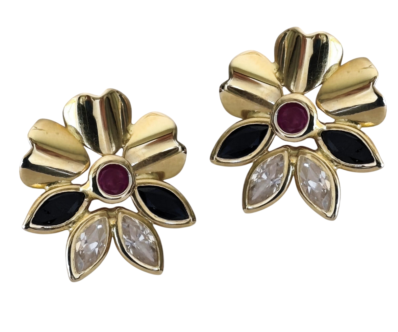 Orecchini Fiore Stilizzato in Oro Giallo 18 kt con Rubino, Zaffiri Blu e Zirconi – Ø 16 mm Orecchini Fiore Stilizzato in Oro Giallo 18 kt con Rubino, Zaffiri Blu e Zirconi – Ø 16 mm